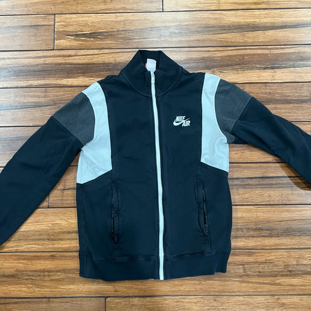Men’s Med Black Nike jacket